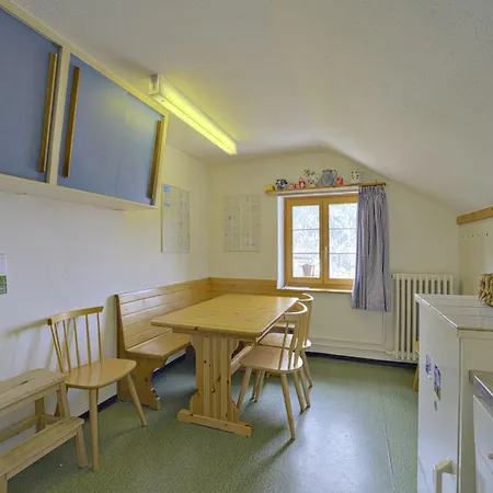 Apartamento Chesa Giandains - *